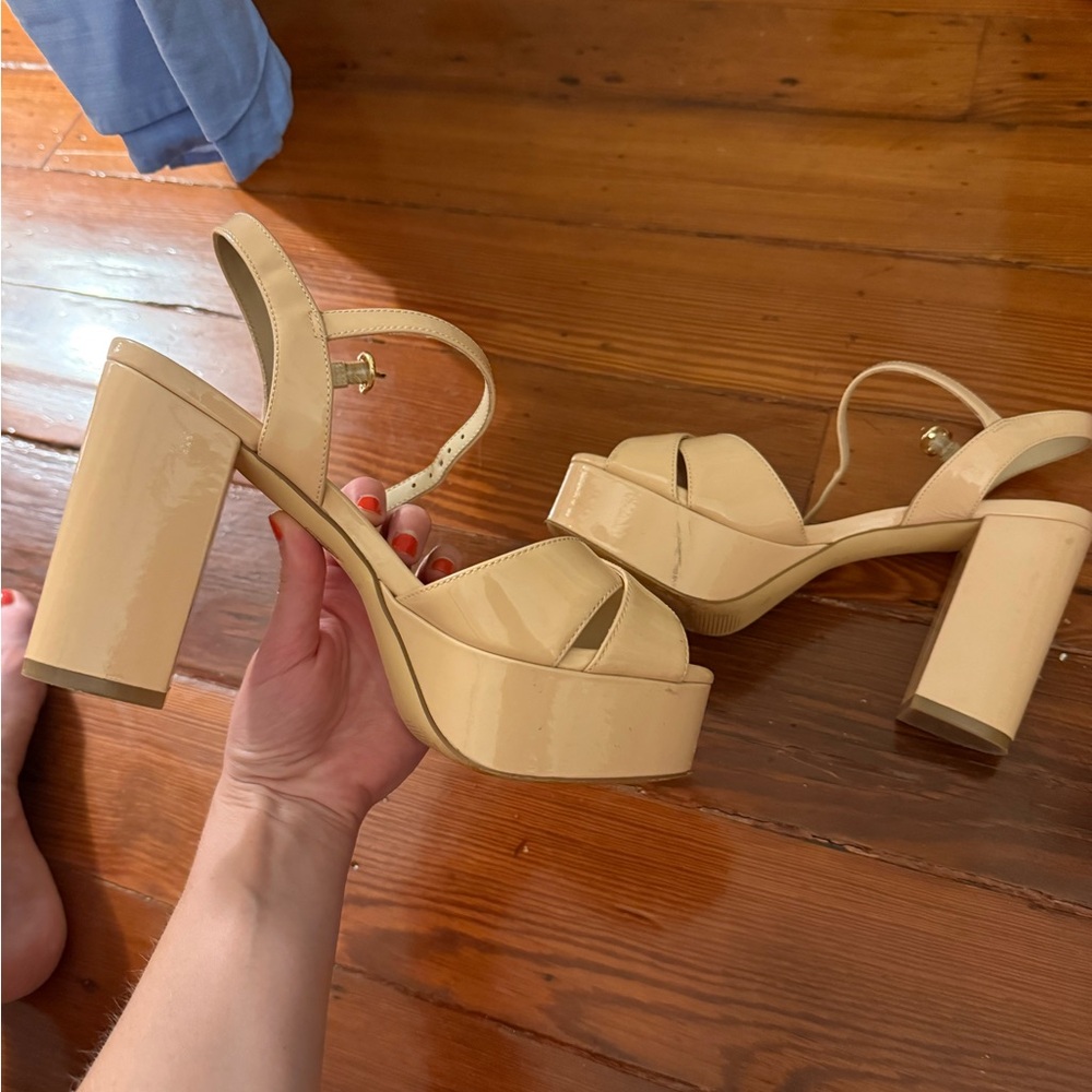 Stuart Weitzman Elegant Nude Patent Platform Heels